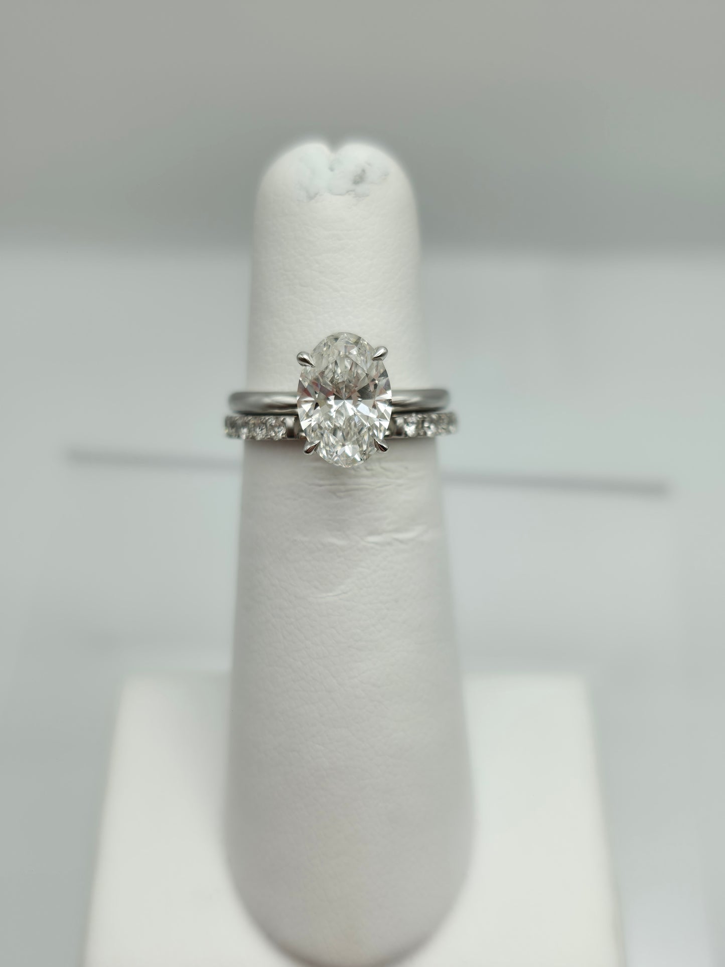 14k White Gold Fitted Diamond Band