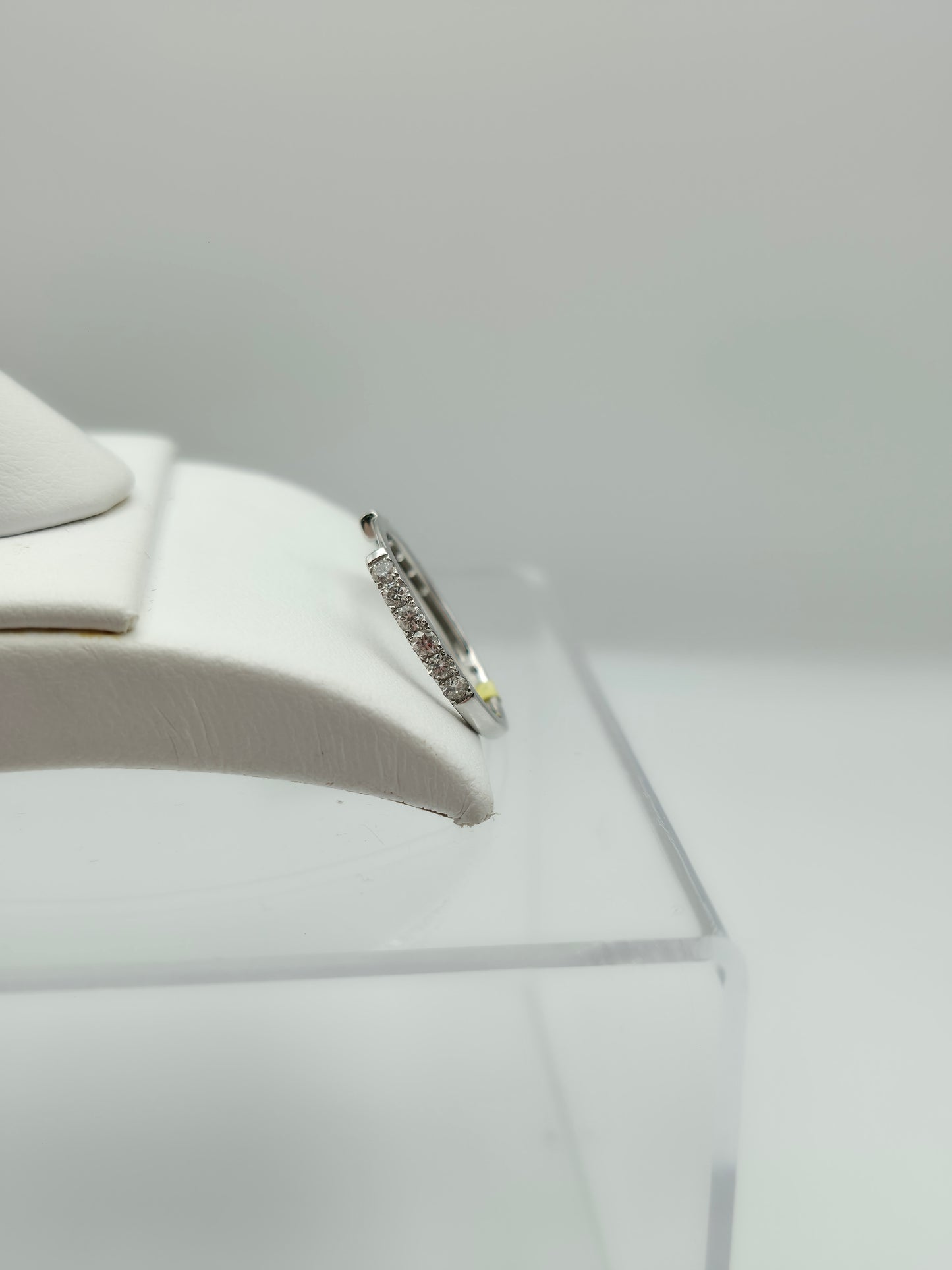 14k White Gold Fitted Diamond Band