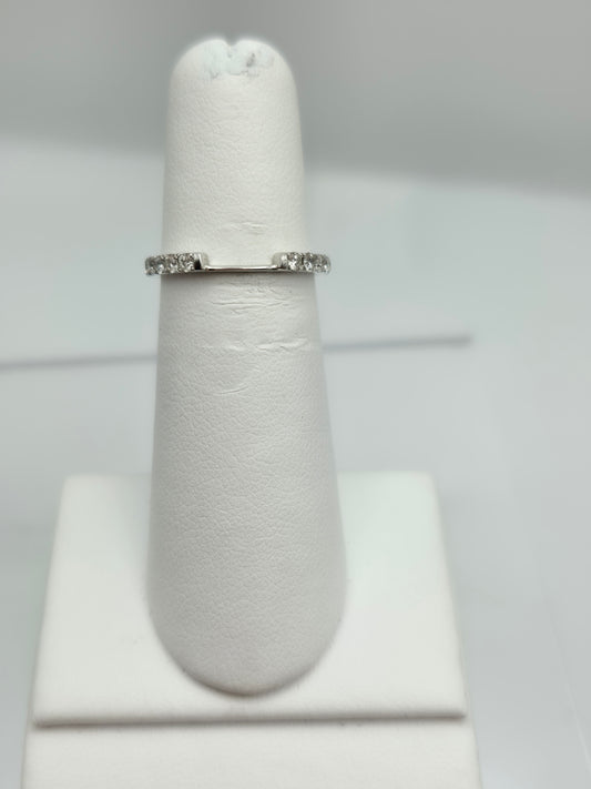 14k White Gold Fitted Diamond Band