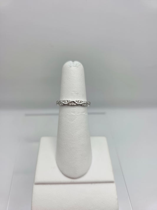 14K White gold and Diamond Band